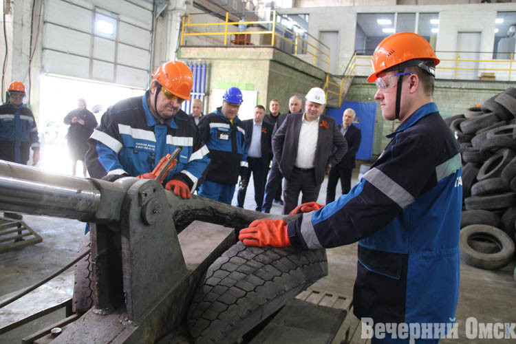 Сергей Шелест отвез на переработку КамАЗ старых шин