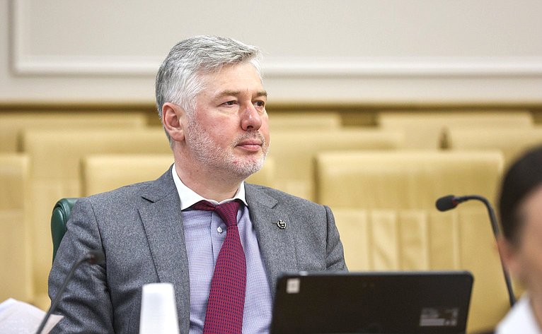 Круглый стол на тему «Особый порядок привлечения к административной ответственности судей и иных должностных лиц, выполняющих определенные государственные функции»