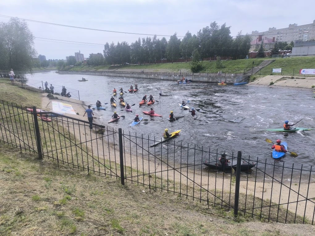 На оросительном канале идет подготовка к водному этапу «Туриады»