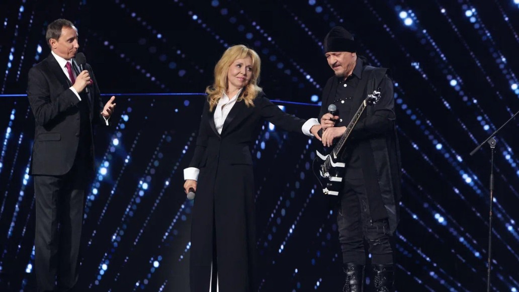 ДВЕ ЗВЕЗДЫ. СЕМЕЙНЫЙ ПОДРЯД, фото