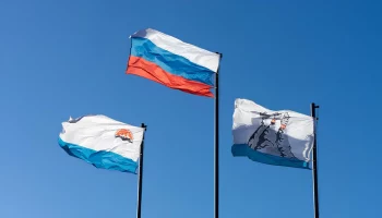 Рыбохозяйственные предприятия помогают расчищать снег в Петропавловске-Камчатском