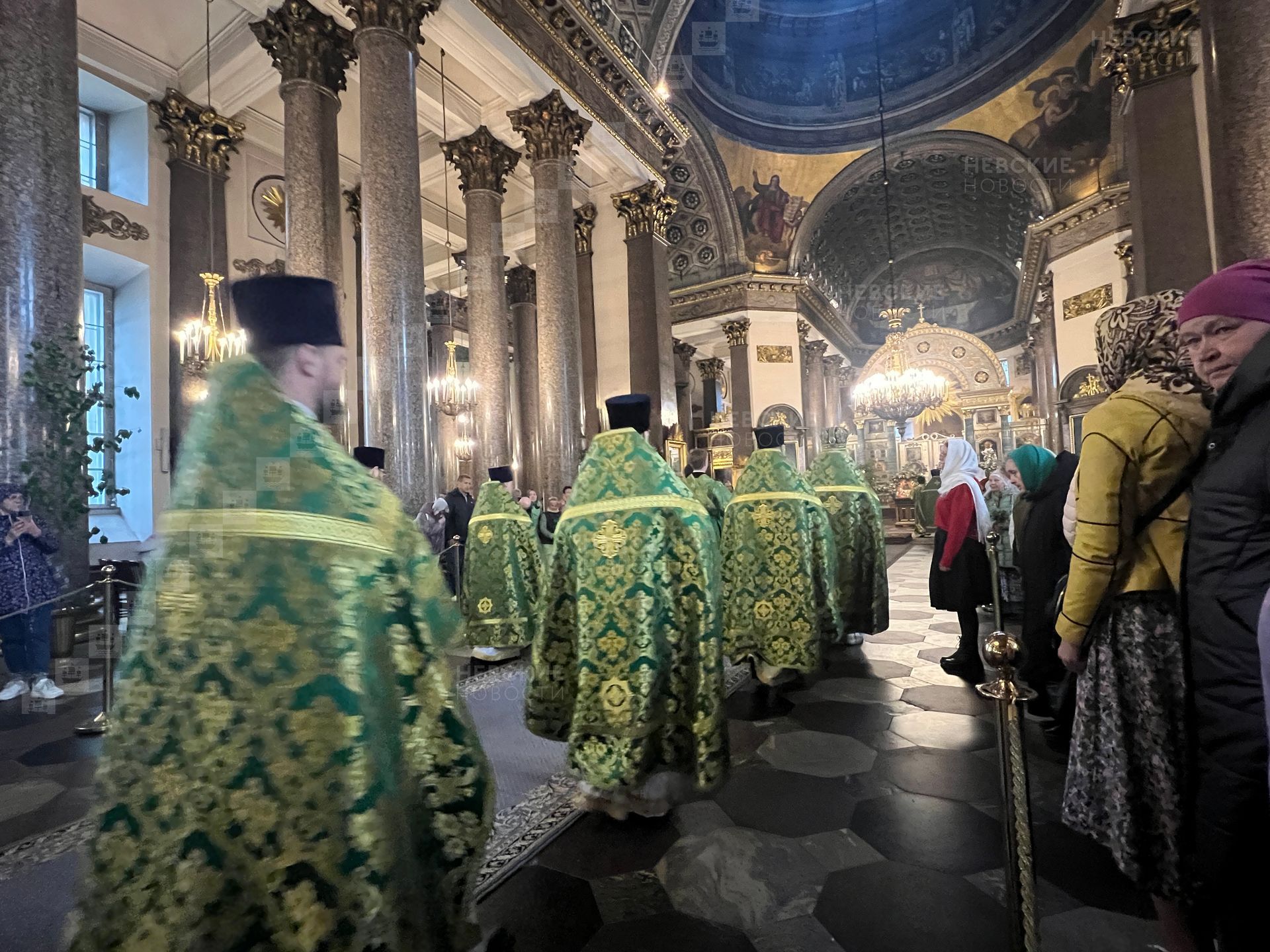 Знамена в Казанском соборе Санкт Петербург