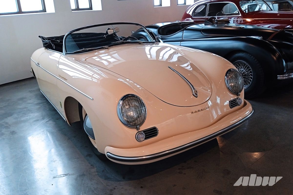 Стиль, мода и ретроавтомобили музея в испанской Малаге: часть вторая