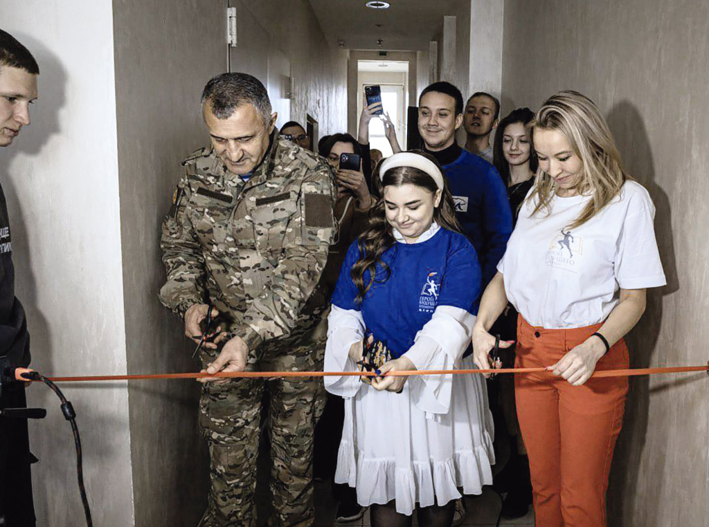 Фото: из личного архива Найли Юровой / Открытие медиастудии, г. Донецк, март 2023 г.