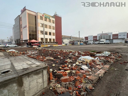 В Ульяновске снесли киоски центрального рынка в переулке Комсомольском 