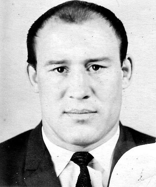 Великий тренер. Эней тренер с луческу фото. Дэйв типпетт тренер. Великий тренер. Стэнли типпет.