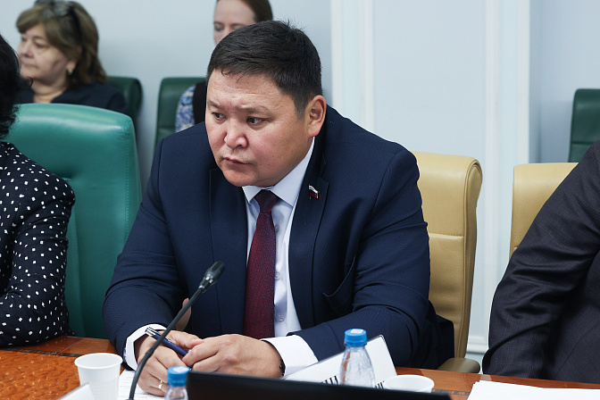 сенатор шолбан кужугет