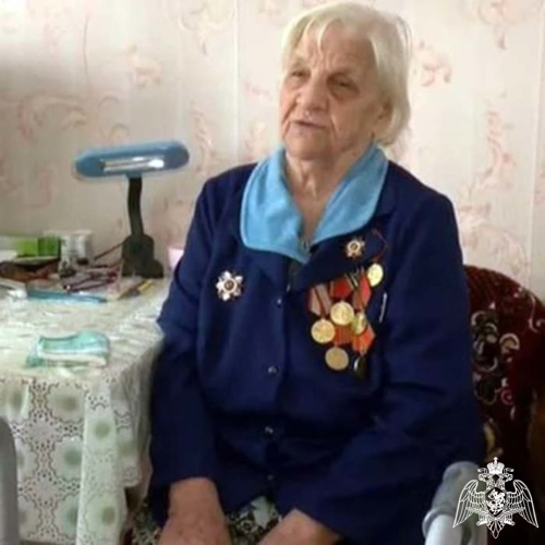 Со 100-летним юбилеем ветерана Великой Отечественной войны поздравили росгвардейцы в Тюменской области