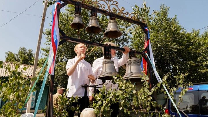 Богатырские забавы, хлеб-соль и оркестр Малахит: народный фестиваль в Челябинской области
