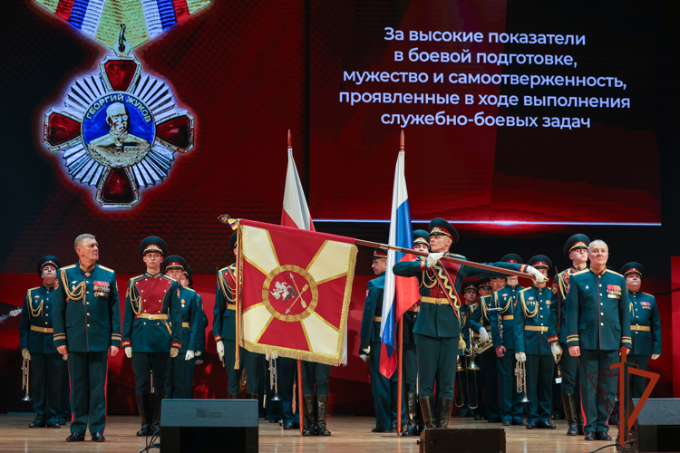 Сибирскому округу Росгвардии вручен орден Жукова 