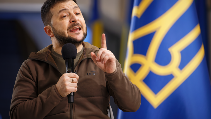 Чуть не попался. Зеленский едва не перешёл на русский язык в Давосе