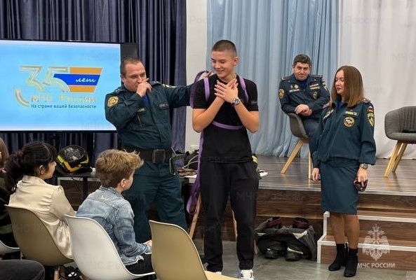 В Юго-Восточном административном округе прошел открытый урок, посвященный истории МЧС России