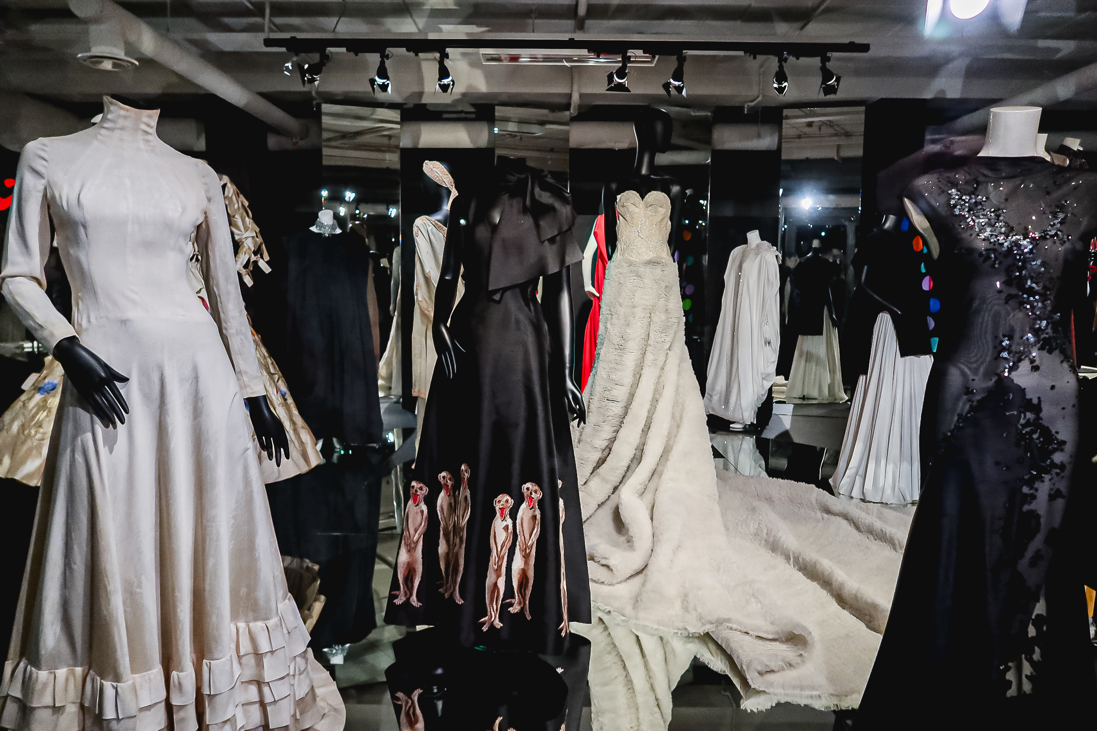 Эрмитаж показывает наследие петербургских модельеров от Меликовой до Бухинника16