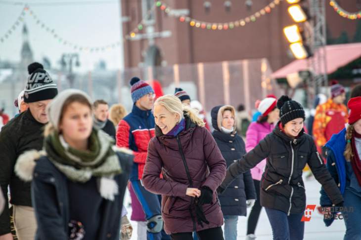 ​На Воробьевых горах откроют бесплатный каток-кинотеатр