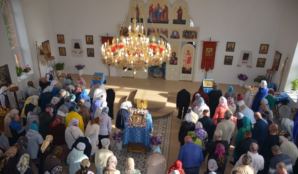 В селе Фоки освятили возведенный храм Рождества Пресвятой Богородицы