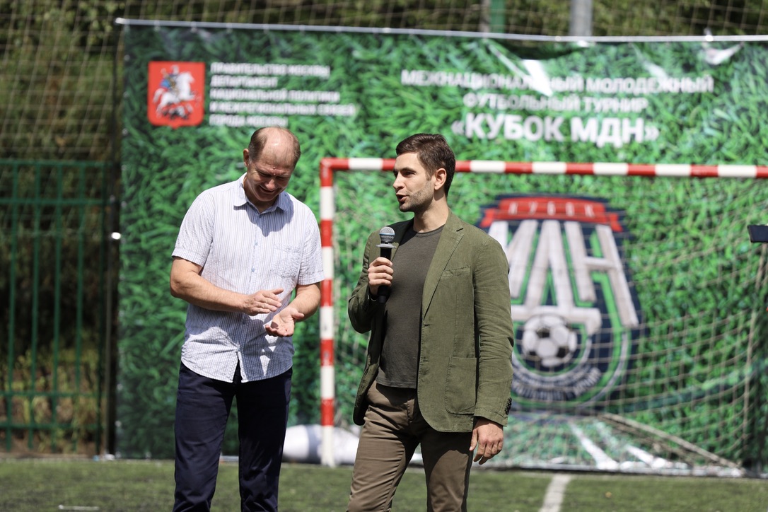 FEE3C0A1-1BF5-4141-8CC3-1A9D44B14EA7_1_105_c