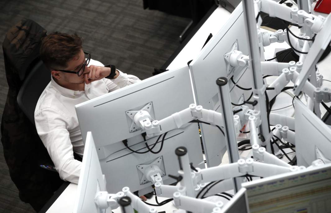 Можно ли работать 10 часов. Сверхурочная работа определение. Сверхурочная работа. Рабочий день по времени. Работа сутками по трудовому кодексу.