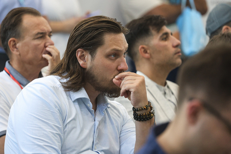  Об Аделе Хайруллине говорят, что «он как папа» — живо увлечен вопросами животноводства, сам во все вникает, быстро откликается на предложения 