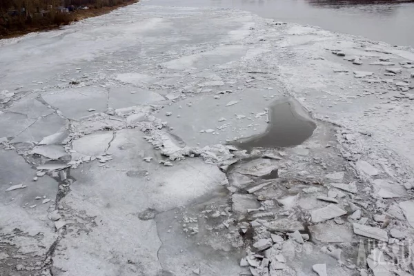 В Дагестане дети спасли провалившегося под лёд мальчика
