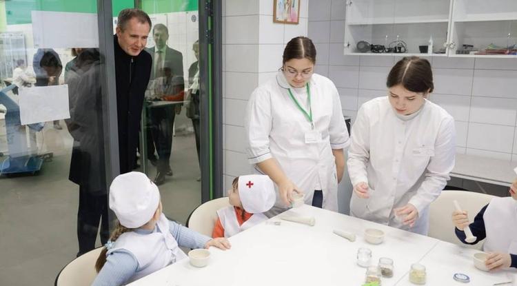 Вячеслав Гладков познакомил Игоря Щёголева с белгородской системой профобразования