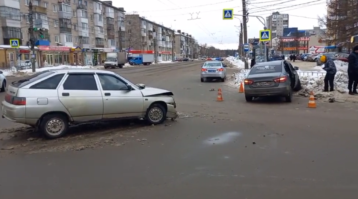 Чп дтп дзержинск нижегородской. Легковушка. 12 Машина.