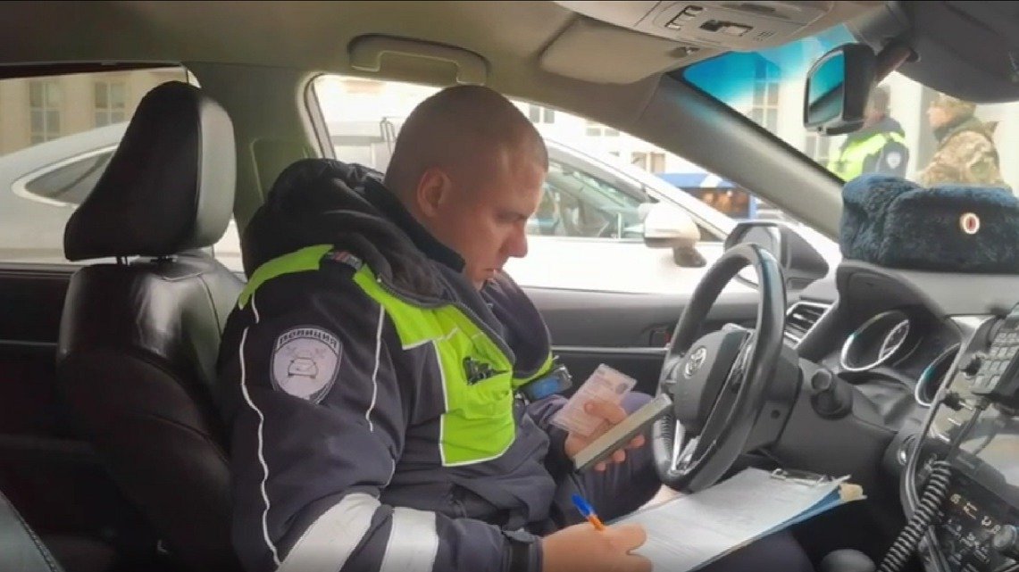 Скриншот видео: ГУ МВД по Петербургу и Ленобласти