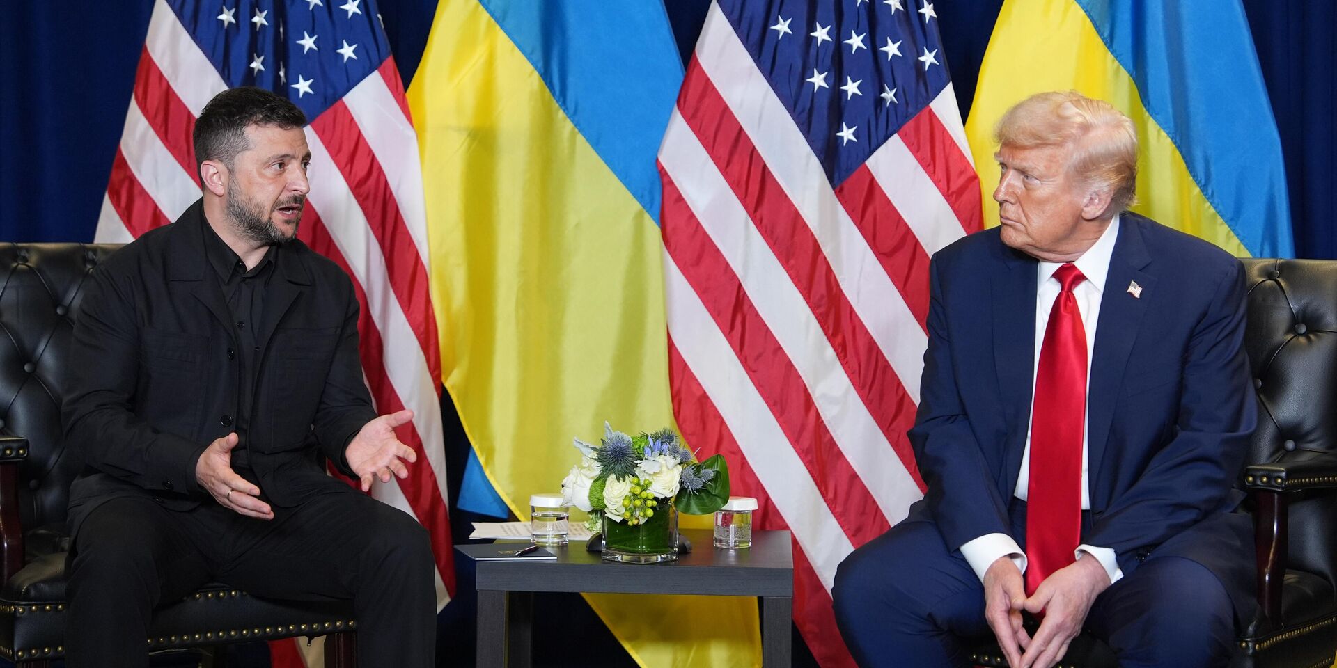 Президент Дональд Трамп на встрече с Владимиром Зеленским во время Генеральной Ассамблеи ООН в Нью-Йорке - ИноСМИ, 1920, 25.09.2025