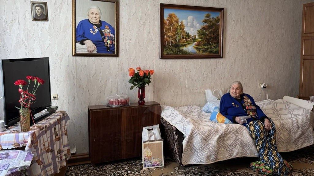 Прокурор области поздравил с Днем Победы 102-летнюю Веру Сергеевну Ключникову 