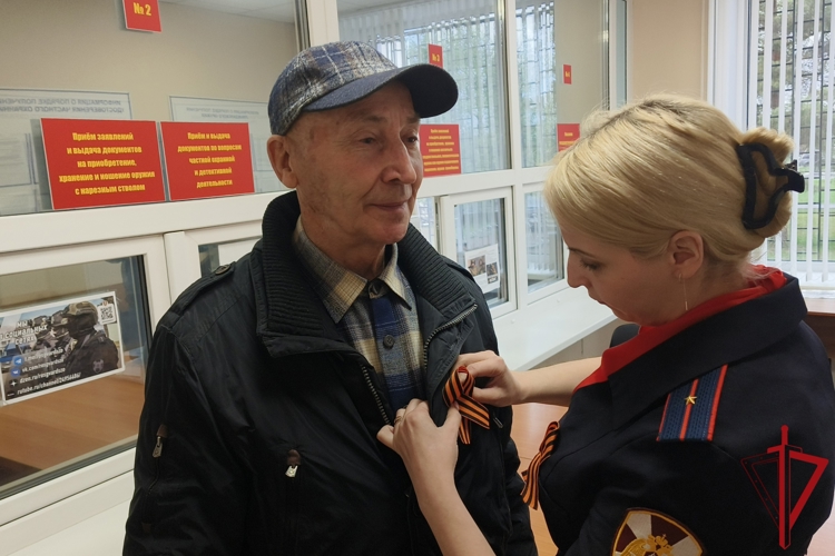 Акцию «Георгиевская ленточка» поддержали росгвардейцы