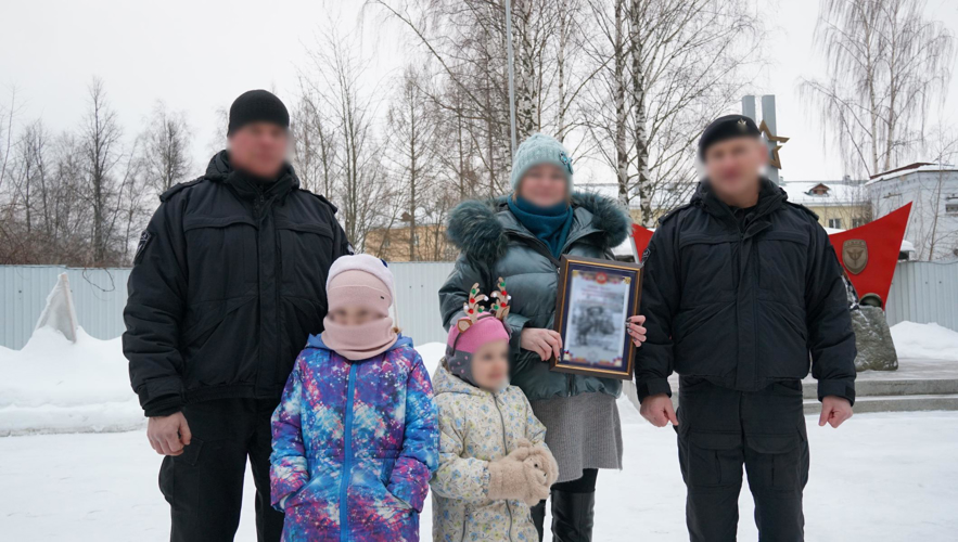 В пункте постоянной дислокации ОМОН «Вятич» Управления Росгвардии по Кировской области состоялась церемония награждения личного состава