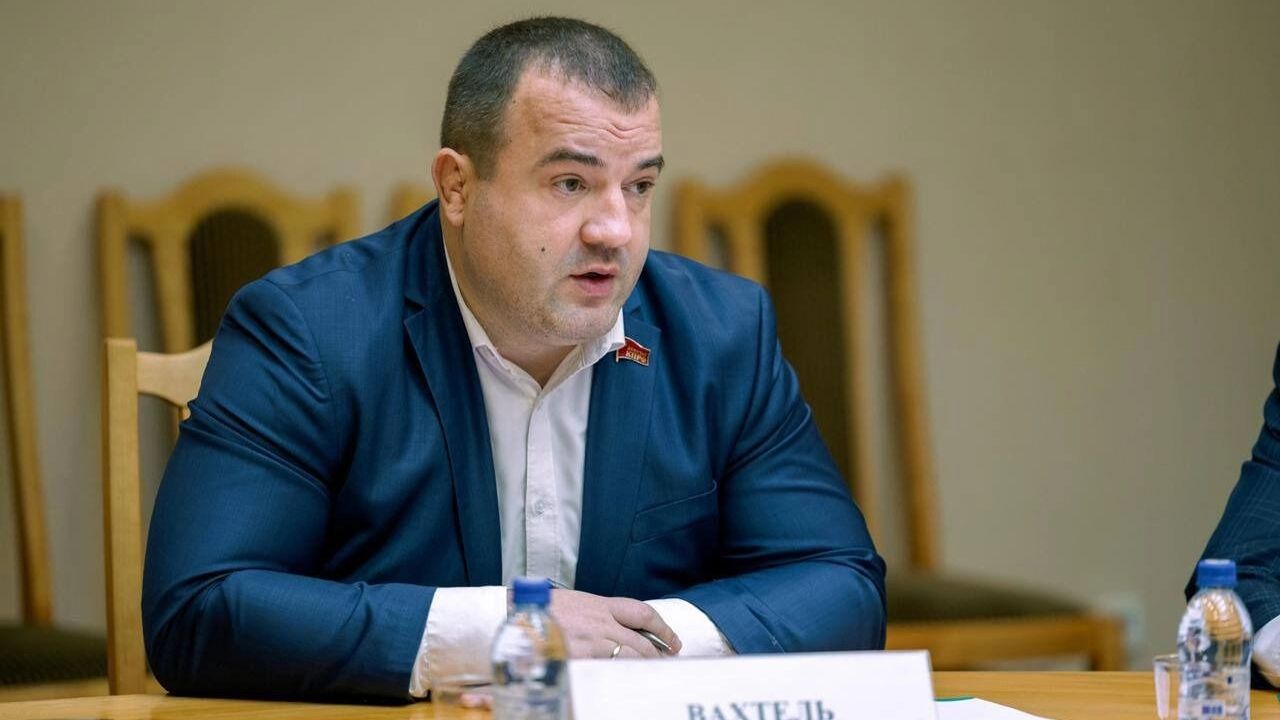 Депутат ЗС Красноярского края предложил сократить автопарк чиновников