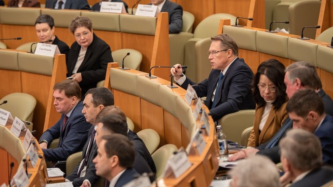 Заседание Совета по реализации Федеральной научно-технической программы развития генетических технологий. В центре - Министр здравоохранения Михаил Мурашко