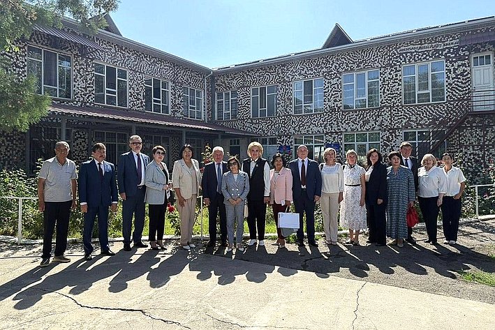 Председатель Комитета СФ по науке, образованию и культуре Лилия Гумерова приняла участие в торжественной церемонии открытия нового здания общеобразовательной школы-интерната № 11 им. В.В. Терешковой в г. Оше Киргизской Республики