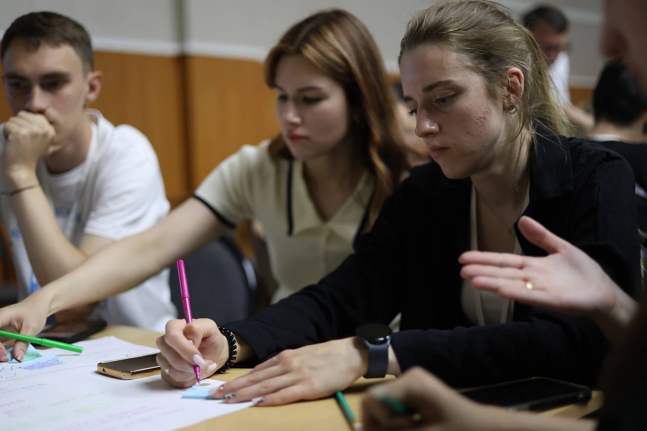 Молодой преподаватель и аспирант ЮГУ приняла участие во Всероссийском форуме молодых студенческих семей