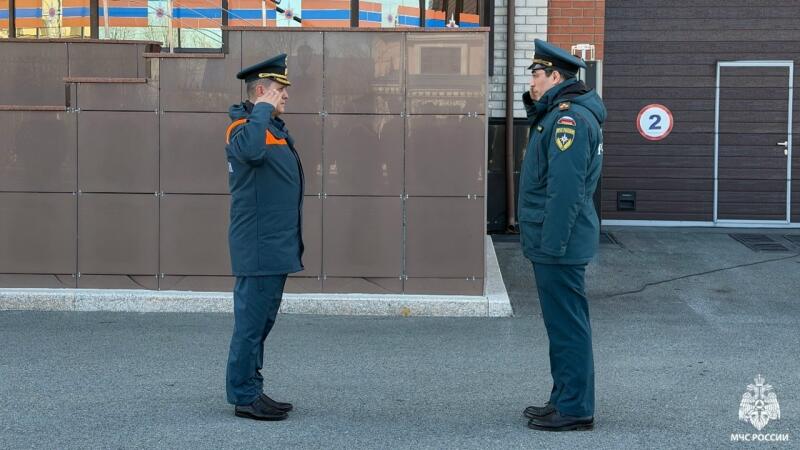 В Главном управлении МЧС России по ЯНАО прошла церемония поднятия флагов
