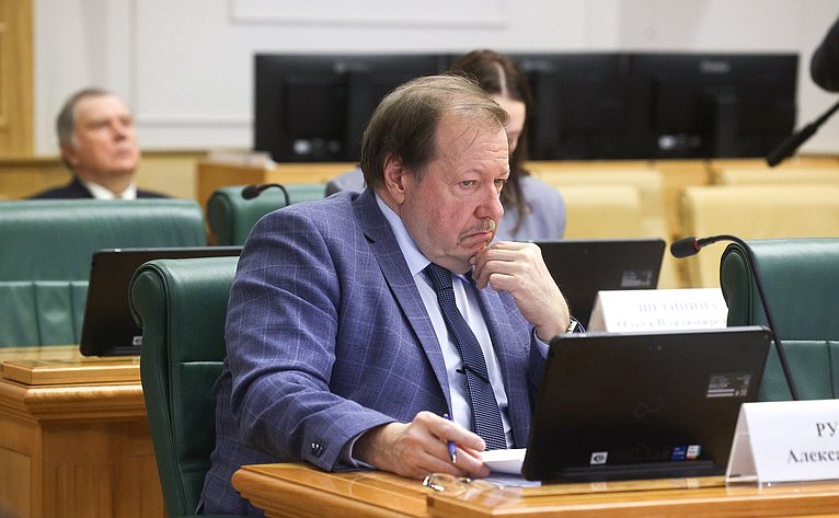 Александр Русаков