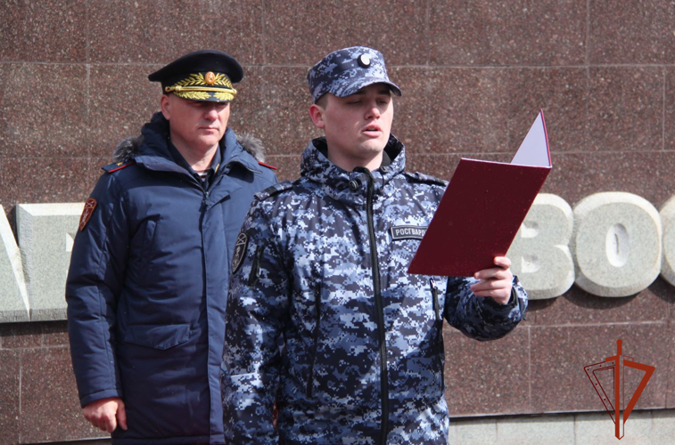Приведение к присяге новых сотрудников Росгвардии состоялось в Новосибирске 