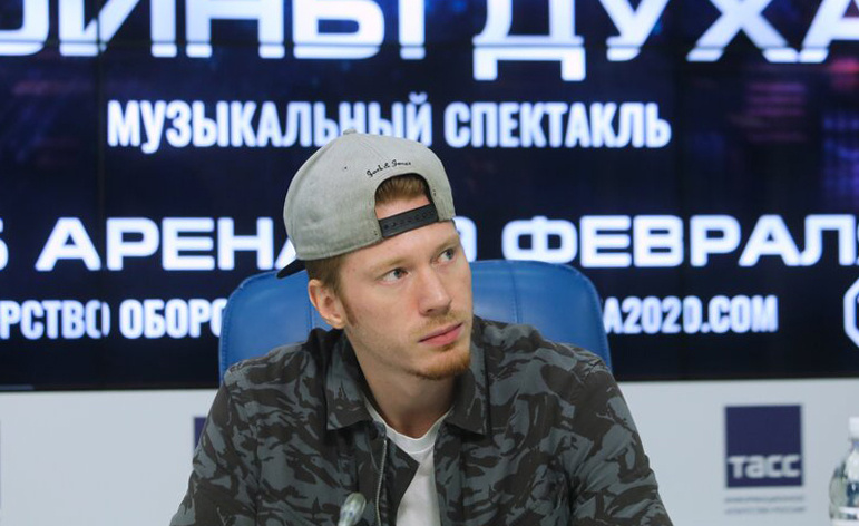 Никита Пресняков на пресс-конференции, посвященной презентации музыкального спектакля «Воины духа»