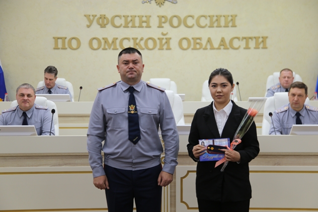 Начальник УФСИН России по Омской области Сергей Балдин поздравил сотрудников ведомства с присвоением первых и очередных специальных званий