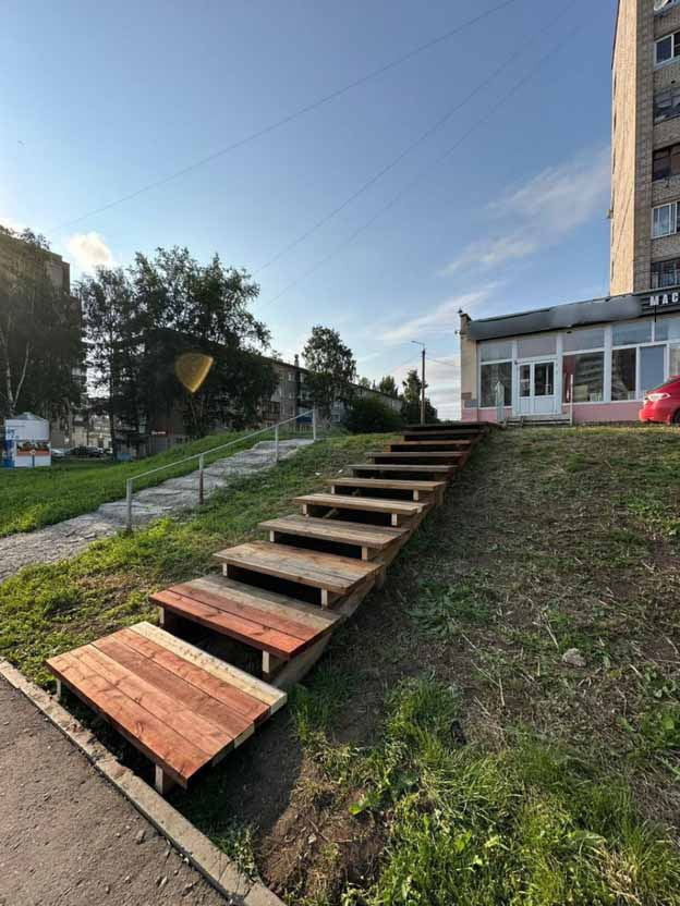 «Чтобы ребята научились дружить». Интервью с основателем детского ремесленного центра «Артель» Львом Бакштаевым