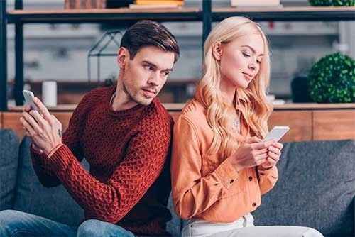9 способов вызвать ревность у парня, с которым вы дружите, но хотите большего