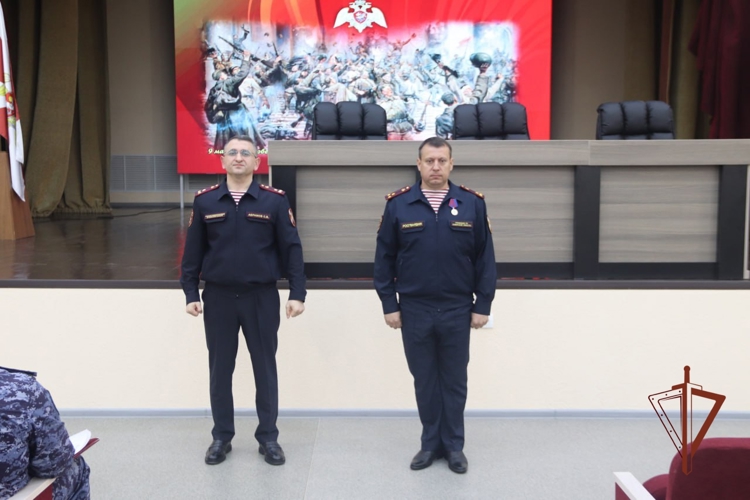 Начальник Управления Росгвардии по Самарской области поздравил ветеранов и личный состав с наступающим Днем Победы