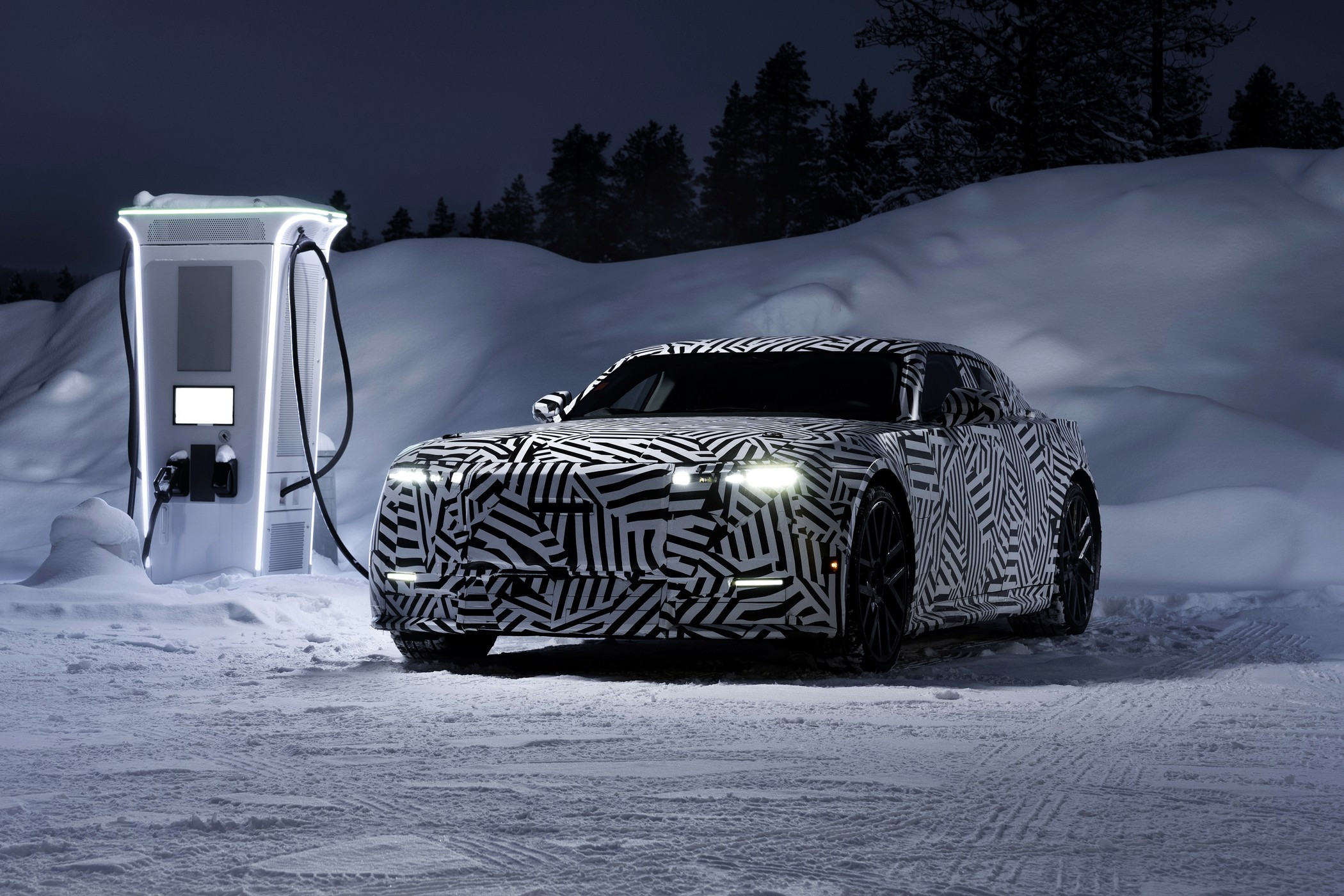 Jaguar назовёт имя долгожданной новой модели 12 мая, премьера — в сентябре