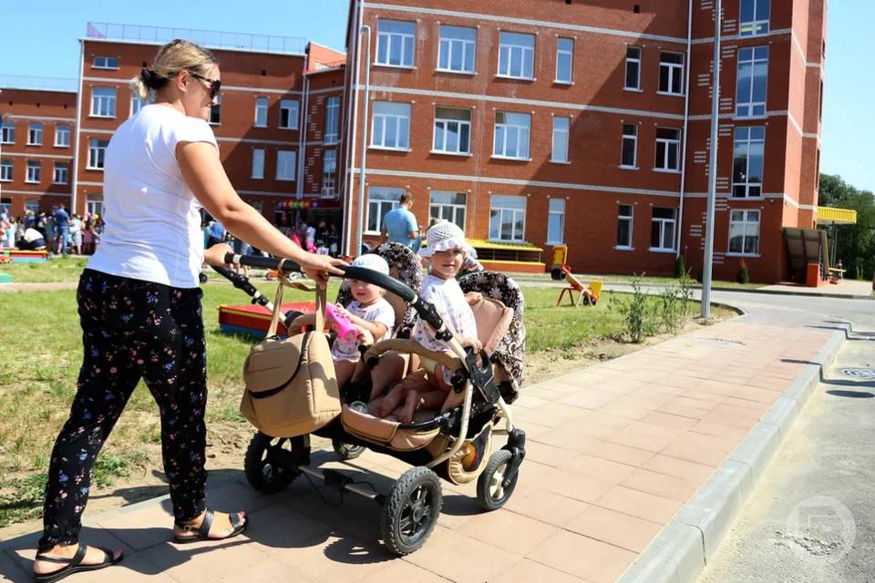 О пособии по уходу за двойней рассказали волгоградцам