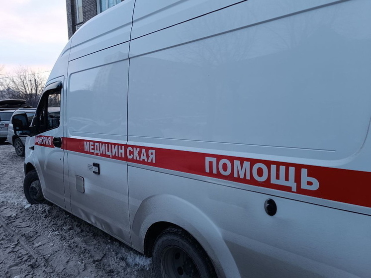 В Кузбассе врачи извлекли живого червя из глаза пациентки