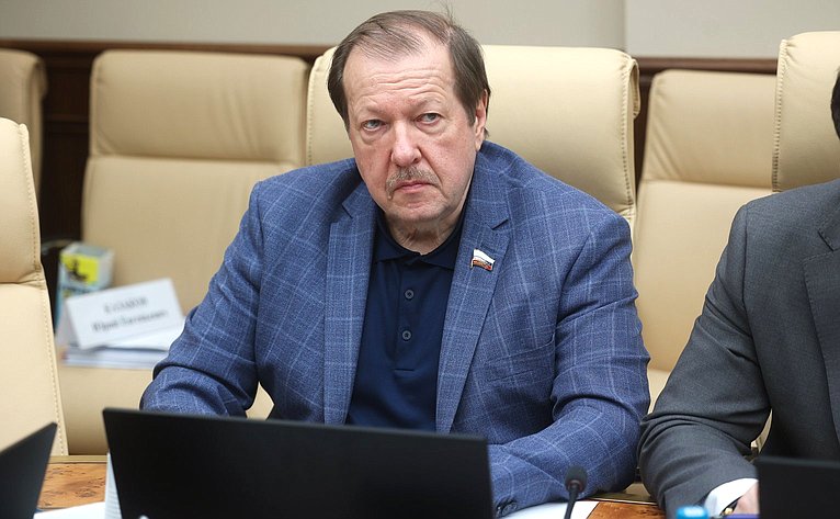 Александр Русаков