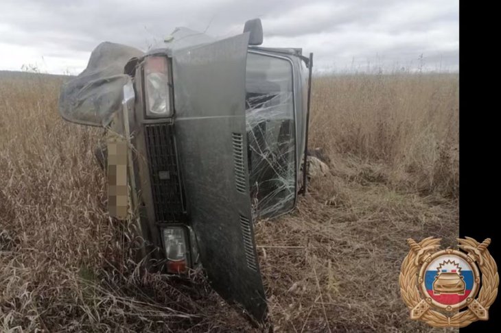 Опрокинувшиеся «Жигули». Скриншот видео Госавтоинспекции Иркутской области