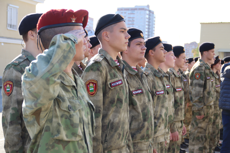 Клятву кадета в торжественной обстановке дали десятиклассники 17-й школы города Благовещенска