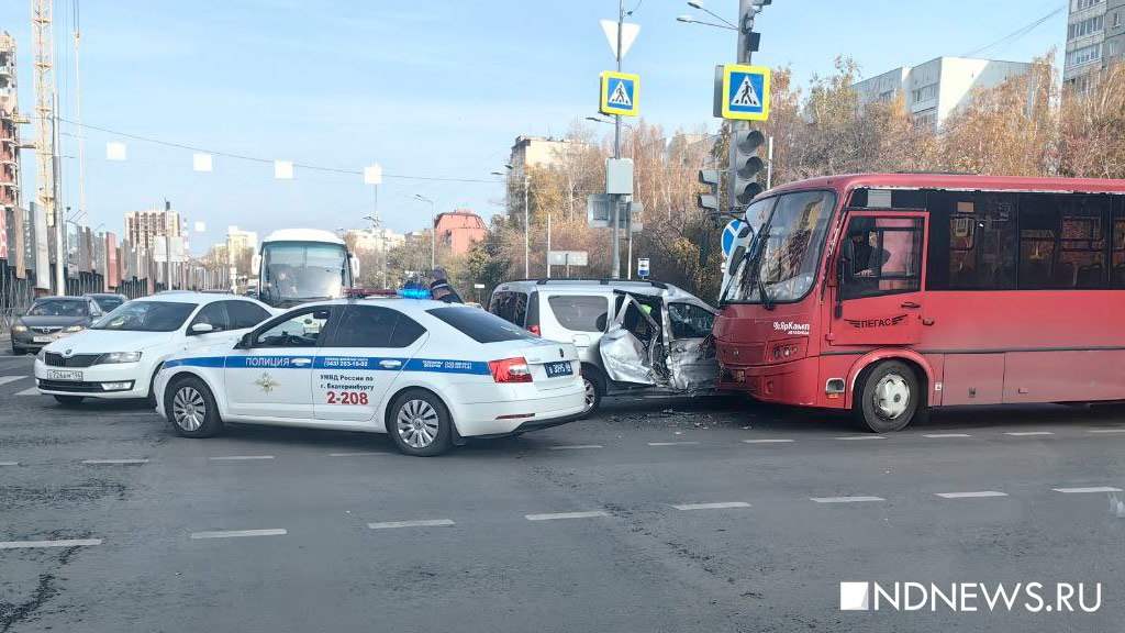 Госавтоинспекция назвала 8 самых аварийных мест в Екатеринбурге (СПИСОК)