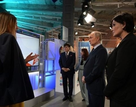 Владимир Путин поручил обеспечить строительство кинопавильона полного цикла в Якутске